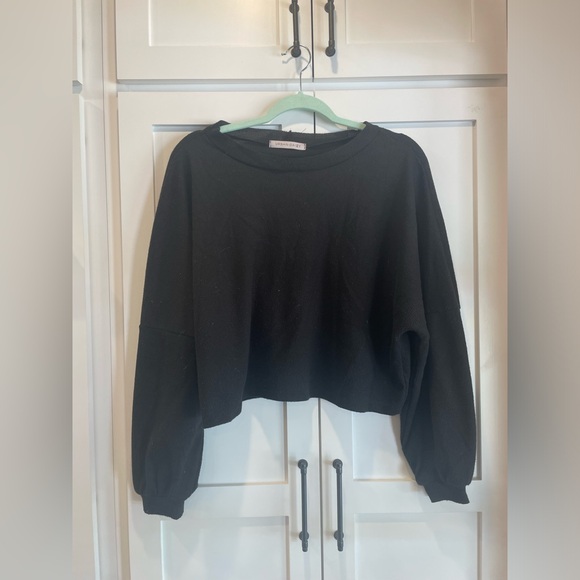 Women's Black Top - Picture 1 of 3